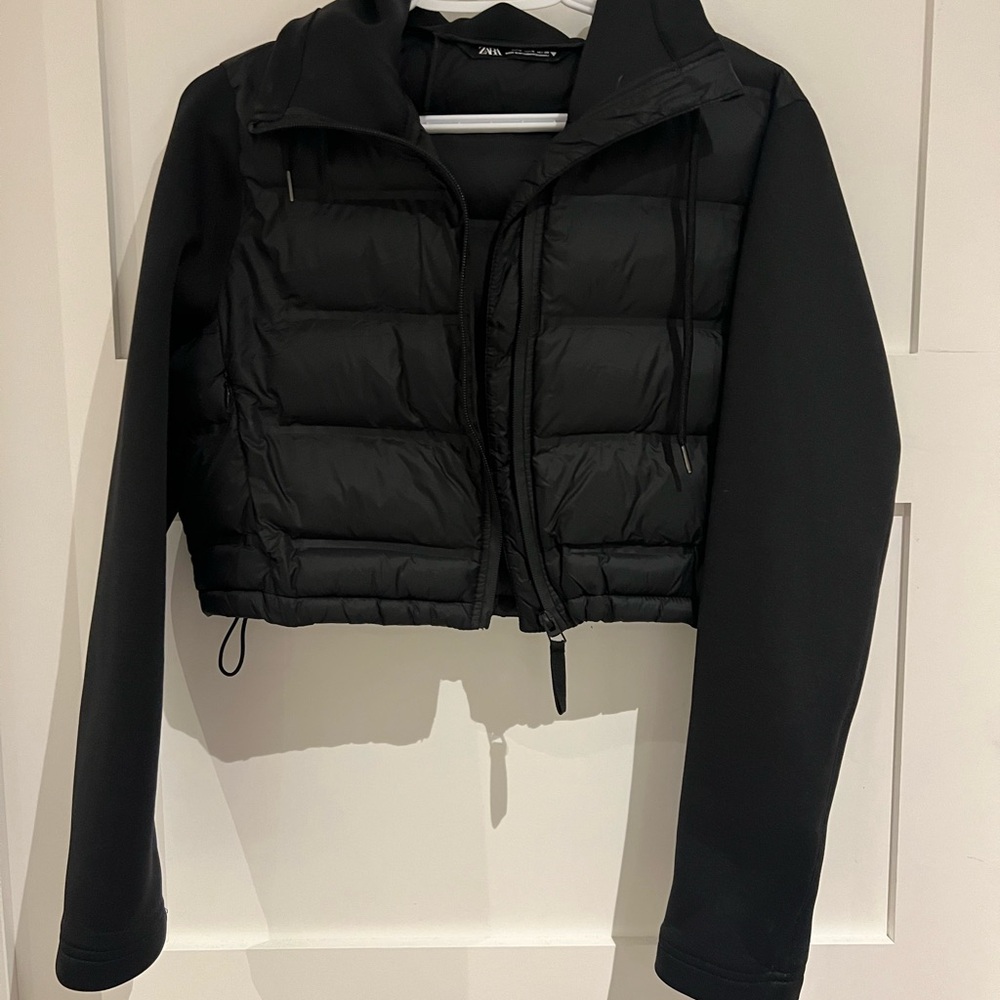 Zara Women's Black Cropped Puffer Jacket